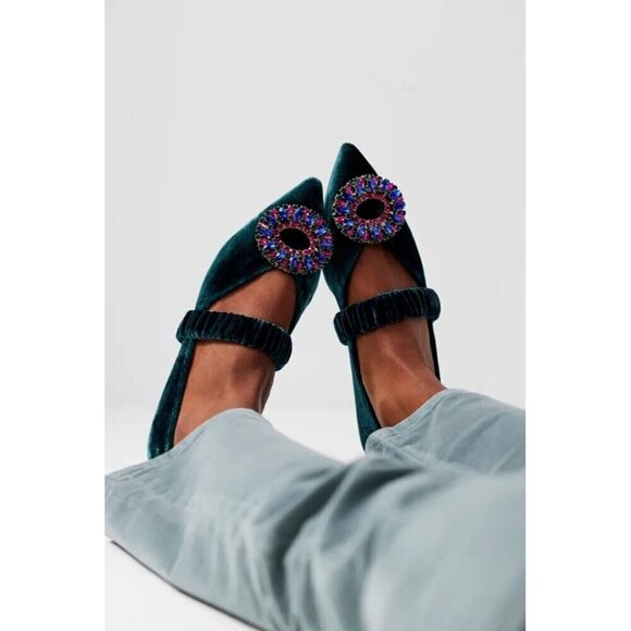 Pretty Ballerinas X FREE PEOPLE Avey Embellished Flats Green Velvet Size 37 NEW - Picture 1 of 6